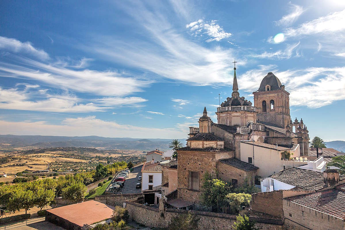 ¿Qué visitar en Jerez de los Caballeros? Descubre sus encantos históricos
