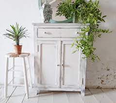 Mueble decapado blanco roto: Elegancia y encanto rústico en tu hoga