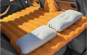 ¿Qué tipo de actividades o usos son ideales para un mueble camper en este vehículo?